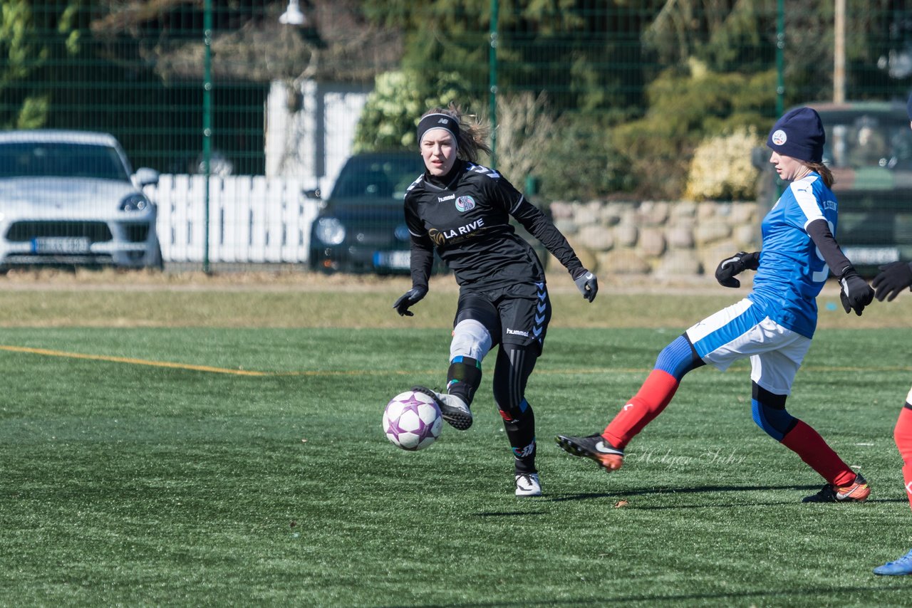 Bild 205 - B-Juniorinnen Halbfinale SVHU - Holstein Kiel : Ergebnis: 3:0